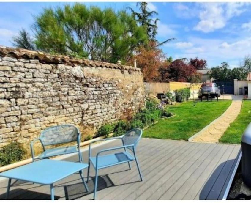 Maison en pierre avec jardin à 15 min des plages Saint-Benoist-sur-Mer Extérieur photo